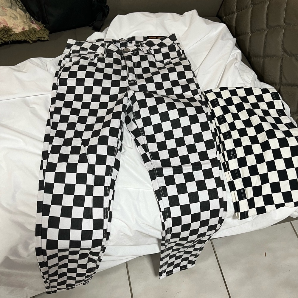 Checkered Black and White top - Picture 6 of 6